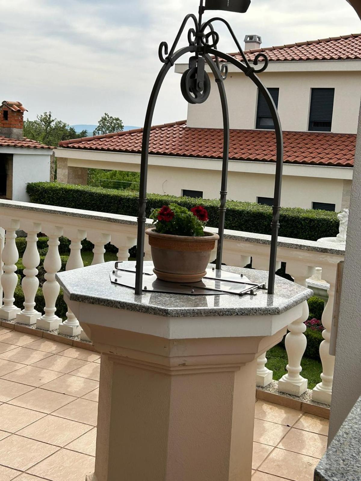 Apartment Smilja Малинска Экстерьер фото