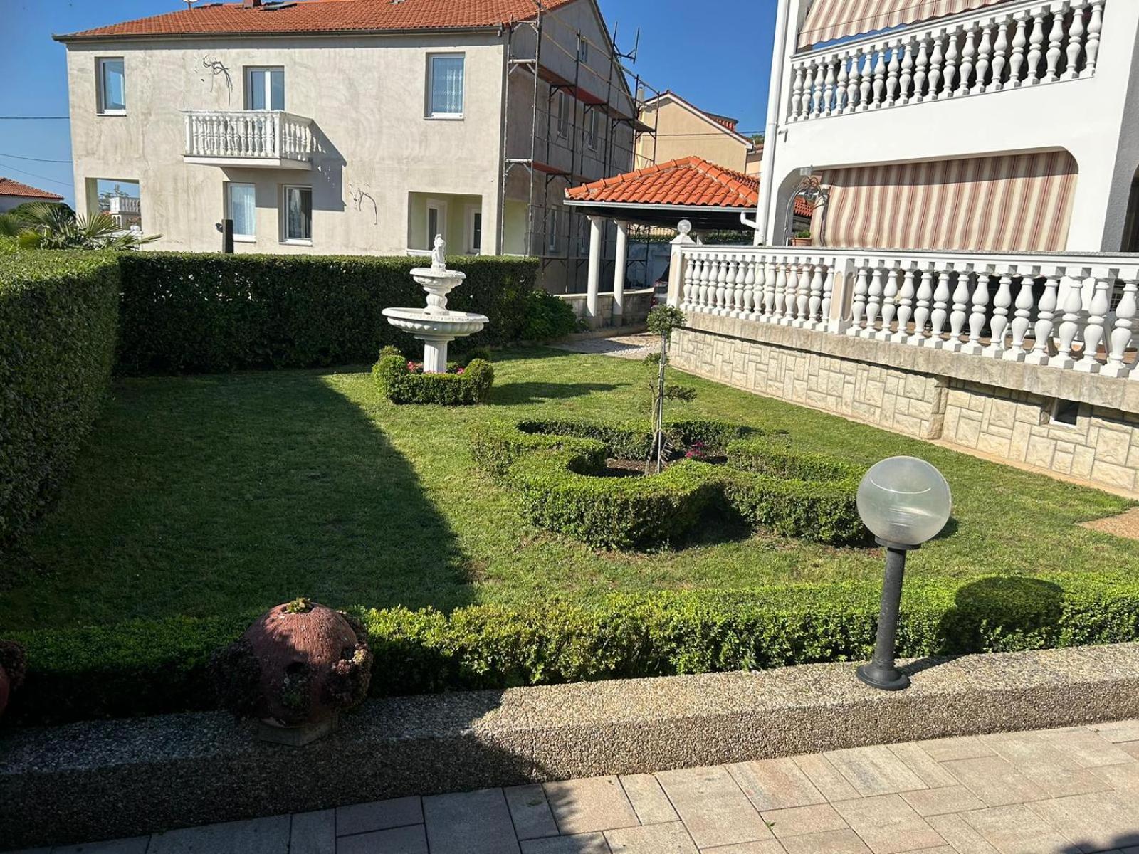 Apartment Smilja Малинска Экстерьер фото