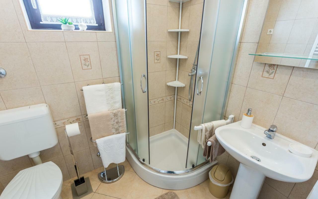 Apartment Smilja Малинска Экстерьер фото