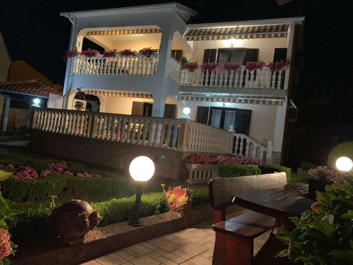 Apartment Smilja Малинска Экстерьер фото